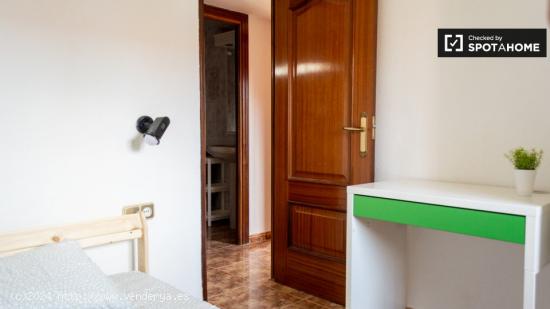 Se alquila habitación clásica en apartamento de 3 dormitorios, Getafe - MADRID