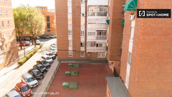 Se alquila habitación funcional en apartamento de 3 dormitorios, Getafe - MADRID