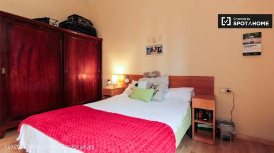 Encantadora habitación en alquiler en apartamento de 6 dormitorios, L’Esquerra - BARCELONA