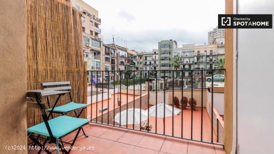 Se alquila habitación de moda en apartamento de 6 dormitorios, L’Esquerra - BARCELONA