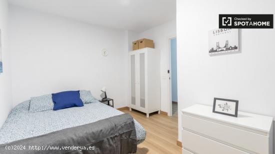 Se alquila preciosa habitación en apartamento de 5 dormitorios en La Saidia - VALENCIA