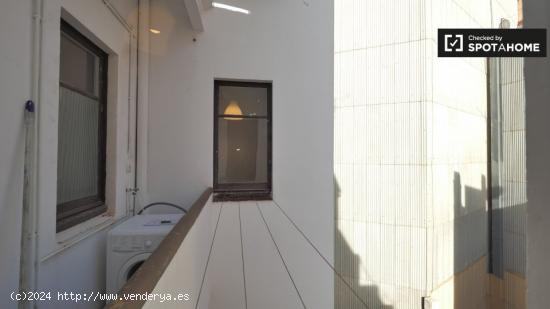 Acogedora habitación en alquiler en apartamento de 3 dormitorios en Sants - BARCELONA