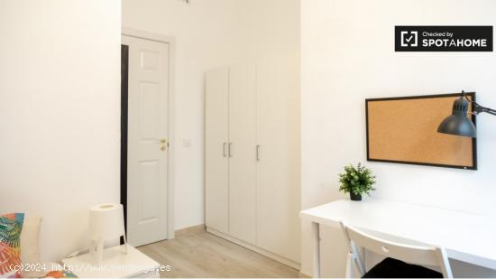 Acogedora habitación en apartamento de 8 dormitorios en Moncloa, Madrid - MADRID