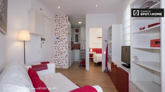 Encantador apartamento de 1 dormitorio con aire acondicionado y balcón en alquiler en Sants - BARCE