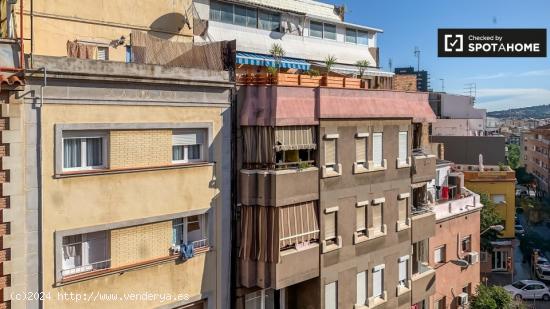 Habitación doble en apartamento de 5 dormitorios, Hospitalet de Llobregat - BARCELONA