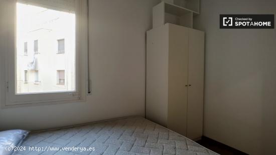 Acogedora habitación en alquiler en piso de 3 dormitorios en Sant Martí - BARCELONA