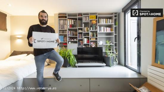 Maravilloso estudio en alquiler cerca del mercadillo de El Rastro en La Latina - MADRID