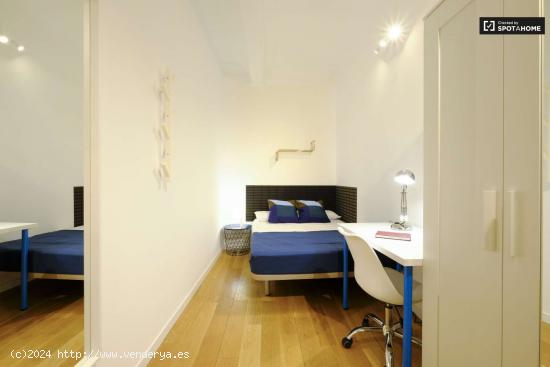  Acogedora habitación en apartamento de 7 dormitorios en Argüelles, Madrid - MADRID 