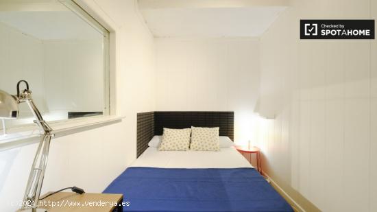 Acogedora habitación en apartamento de 7 dormitorios en Argüelles, Madrid - MADRID