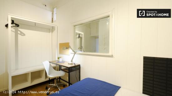 Acogedora habitación en apartamento de 7 dormitorios en Argüelles, Madrid - MADRID