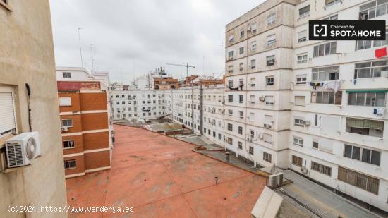 Preciosa habitación en alquiler en apartamento de 5 dormitorios, Rascanya - VALENCIA