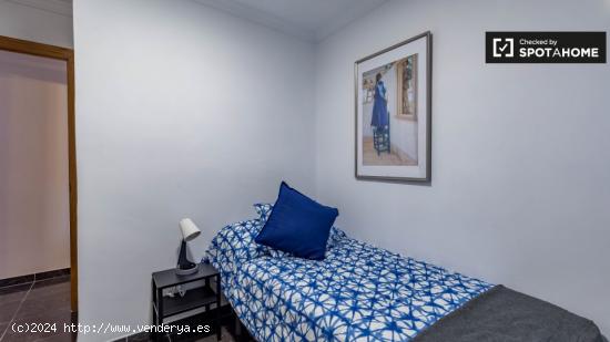 Acogedora habitación en alquiler en apartamento de 5 dormitorios, Rascanya - VALENCIA