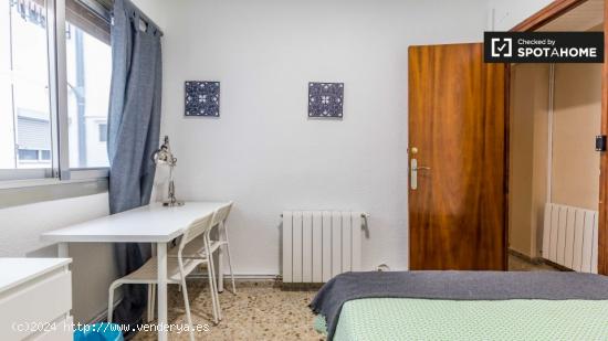 Bonita habitación con cama doble en alquiler en Patraix - VALENCIA