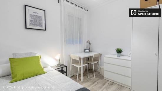 Bonita habitación en alquiler en apartamento de 5 dormitorios, L’Olivereta - VALENCIA