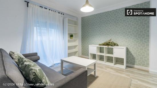 Bonita habitación en alquiler en apartamento de 5 dormitorios, L’Olivereta - VALENCIA