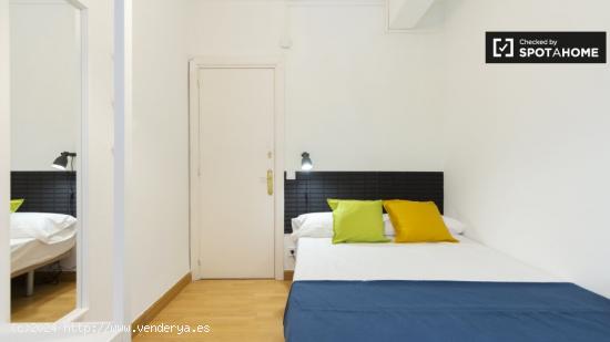 Cómoda habitación con cama doble en alquiler en Chamartín - MADRID