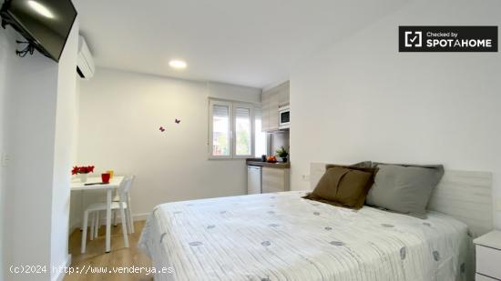 Elegante habitación en alquiler en piso compartido de 4 dormitorios en Algirós - VALENCIA