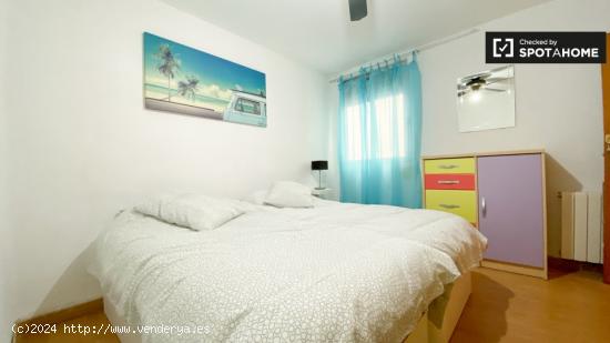 Elegante habitación en alquiler en apartamento de 3 dormitorios en Poblats Marítims - VALENCIA