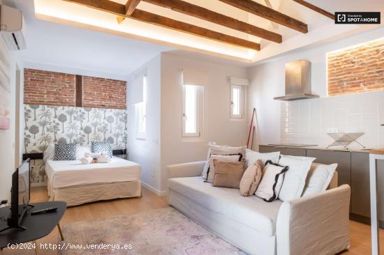  Elegante apartamento de 1 dormitorio con aire acondicionado en alquiler cerca de la Puerta de Toledo 