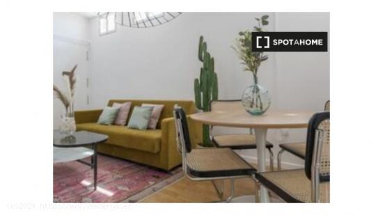 Apartamento moderno de 2 dormitorios en alquiler, cerca del parque El Retiro en Lavapiés - MADRID