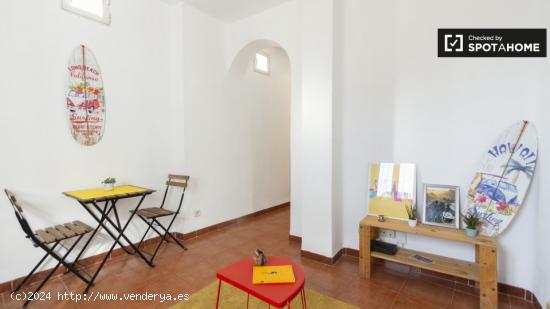 Luminoso apartamento de 1 dormitorio con 2 terrazas en alquiler en Centro - MADRID