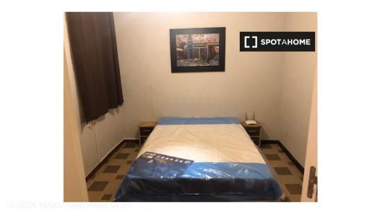 Se alquila habitación en apartamento de 2 dormitorios en L'Exiample, Barcelona - BARCELONA