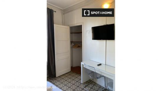 Habitación en piso compartido en Hospitalet de Llobregat - BARCELONA