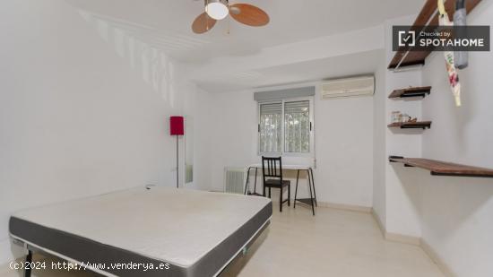 Apartamento de 2 dormitorios en alquiler en Quatre Carreres. - VALENCIA