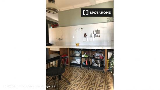 Apartamento entero de 2 dormitorios en Barcelona. - BARCELONA