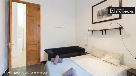 Alquiler de habitaciones en apartamento de 7 dormitorios en Barcelona - BARCELONA