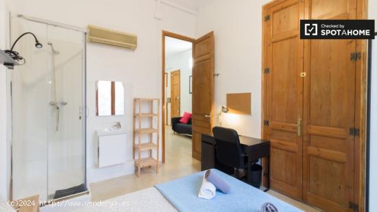 Alquiler de habitaciones en apartamento de 7 dormitorios en Barcelona - BARCELONA