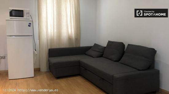 Alquiler de habitaciones en piso de 2 dormitorios en Madrid - MADRID