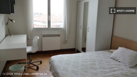 Habitación en piso compartido en Pamplona - NAVARRA