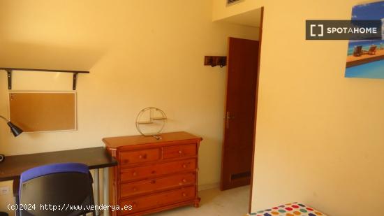 Habitación en piso compartido en Córdoba - CORDOBA