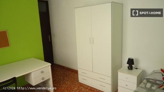 Habitación en piso compartido en Córdoba - CORDOBA