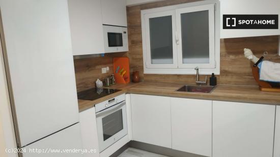 Habitación en piso compartido en Zaragoza - ZARAGOZA