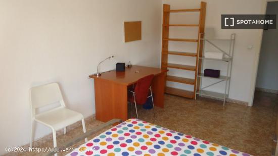 Habitación en piso compartido en Córdoba - CORDOBA