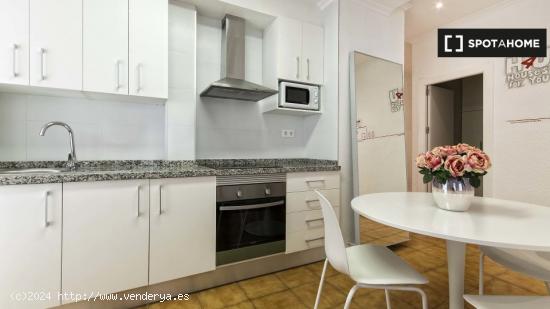 Habitación en piso compartido en Alicante- Solo chicas - ALICANTE