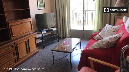 Alquiler de habitaciones en piso de 4 dormitorios en Murcia - MURCIA