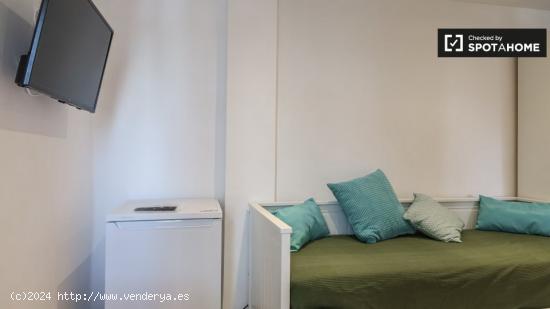 Habitaciones en alquiler en apartamento de 4 dormitorios en Valencia. - VALENCIA