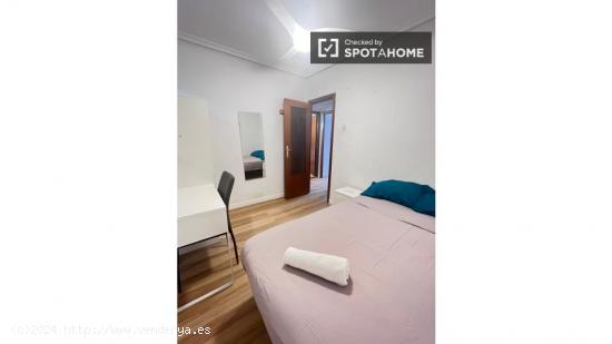 Apartamento de 3 dormitorios en alquiler en Aiora - VALENCIA