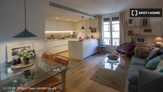 Habitación en piso compartido en barcelona. - BARCELONA