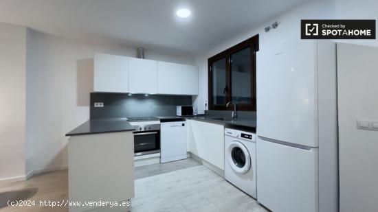 Apartamento de 3 dormitorios en alquiler en El Raval - BARCELONA