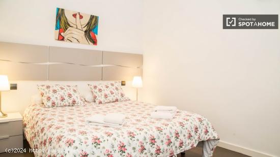 Bien presentado apartamento de un dormitorio situado a un minuto de la icónica mercado de Sant Anto