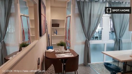 Apartamento central de 2 dormitorios con aire acondicionado en alquiler en Malasaña. - MADRID