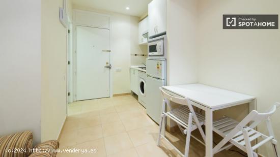 Amplio apartamento estudio en el barrio de Salamanca - MADRID