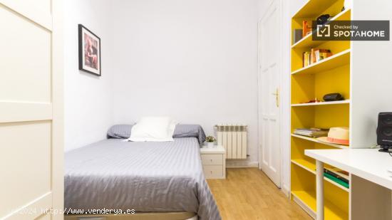 Habitación decorada con calefacción en apartamento de 6 dormitorios, Salamanca - MADRID