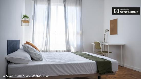 Alquiler de habitaciones en piso de 6 habitaciones en Valencia - VALENCIA