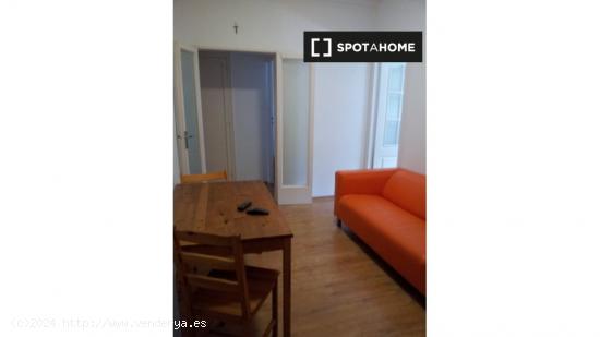 Habitación en piso compartido en barcelona. - BARCELONA