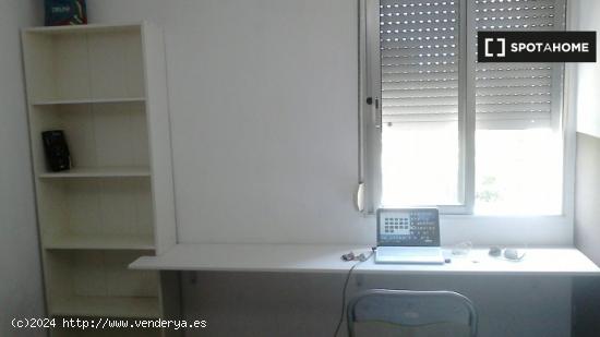 Habitación en piso compartido en valencia. - VALENCIA